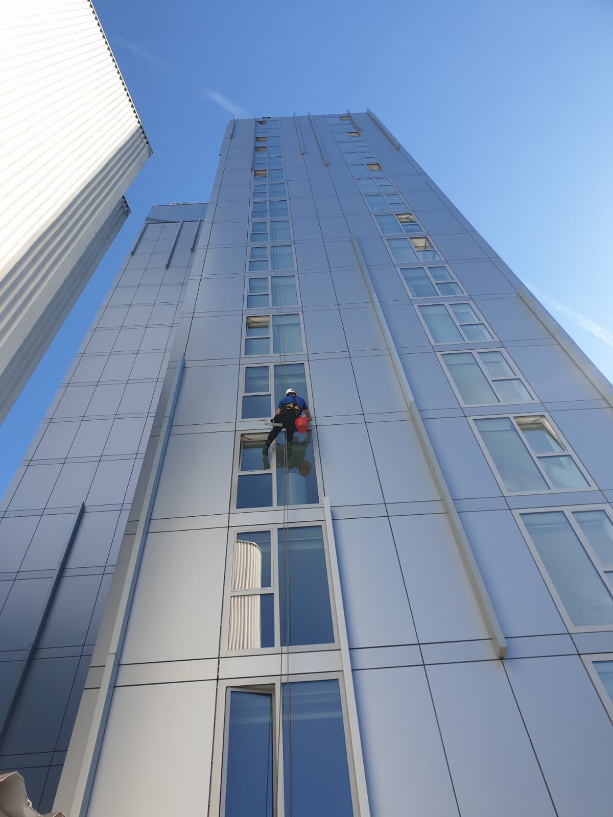 High access window cleaning
